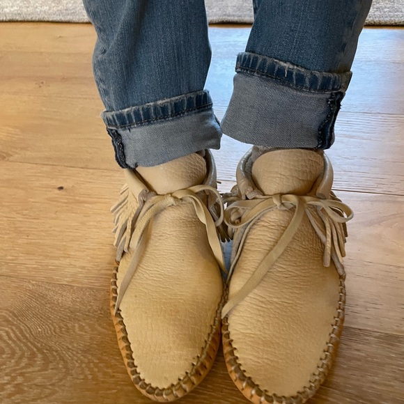 Size 9,  handmade deer skin moccasins gently worn on the bottom, so comfortable - Picture 3 of 7